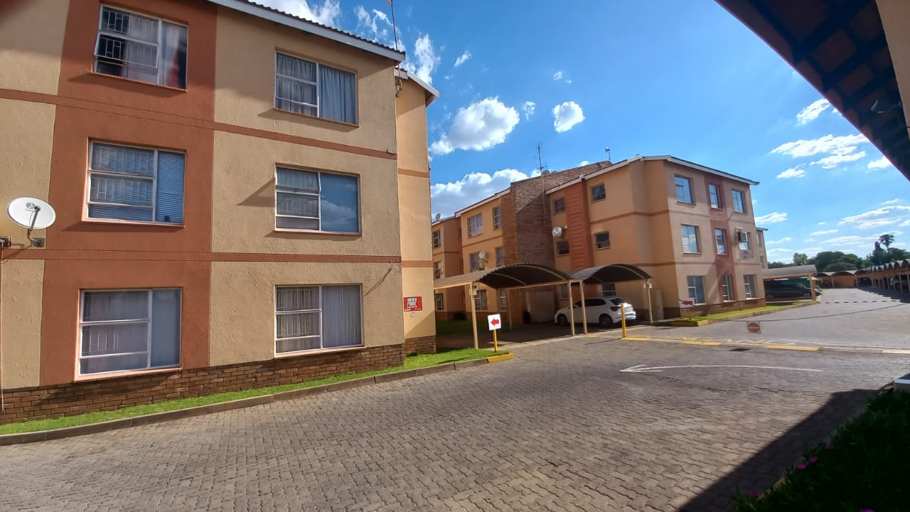 1 Bedroom Property for Sale in Kannoniers Park North West